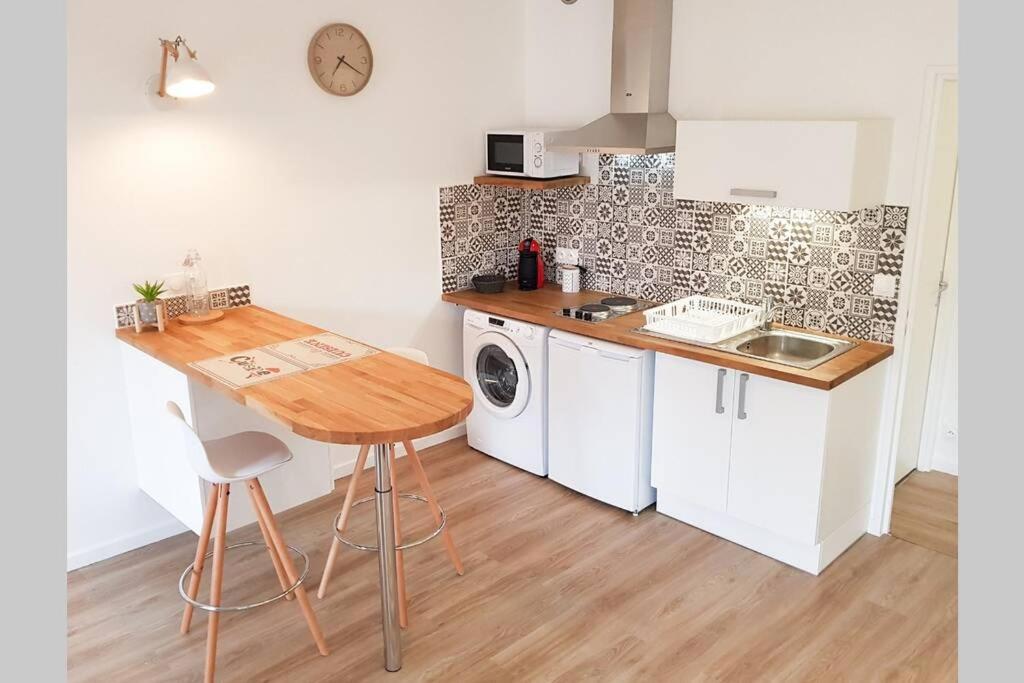 Ferienwohnung Studio Hyper Centre Avec Balcon Châteauroux Exterior foto