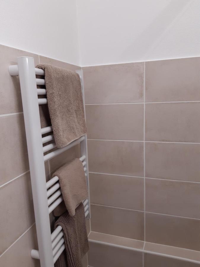 Ferienwohnung Studio Hyper Centre Avec Balcon Châteauroux Exterior foto